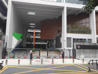 深圳市龙华中学 (全自动液压升降柱、固定柱)